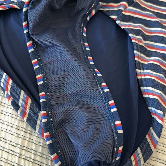 Nip tuck Striped One Piece Swimsuit, Size US 4 - Picture 8 of 9